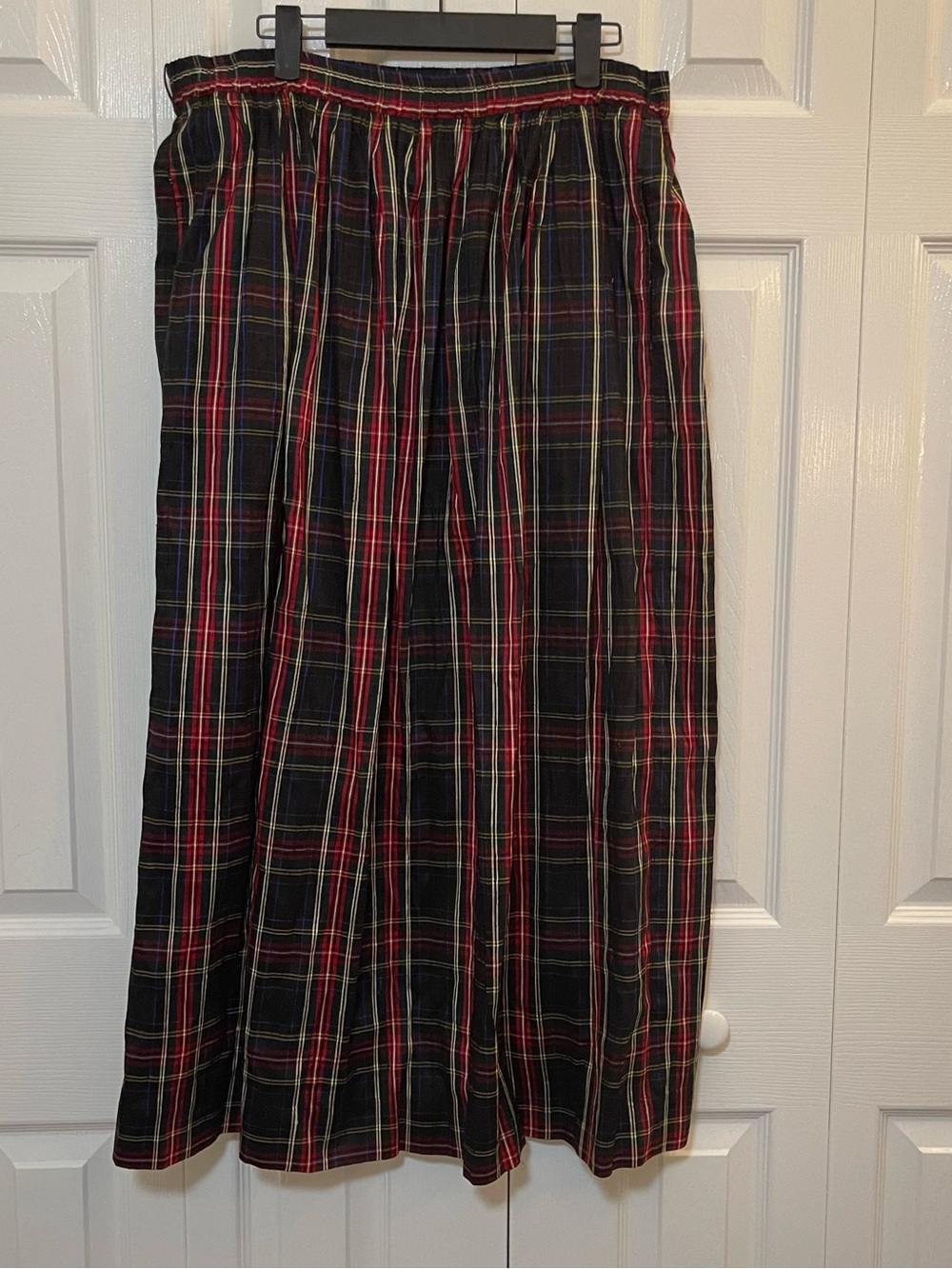 VTG Eagle’s Eye Tartan Maxi Skirt in Black and Red Plaid
